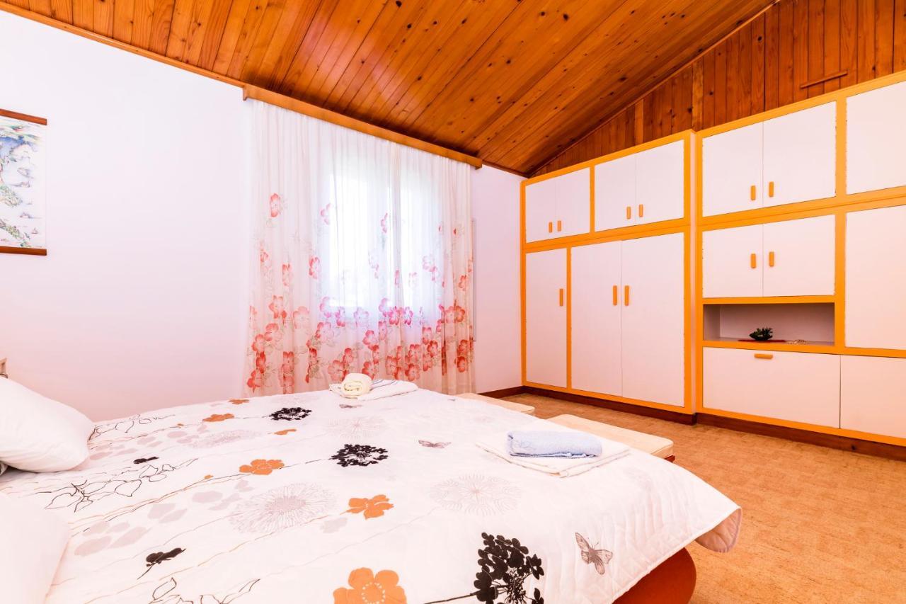 Holiday Home Villa Esperanca ヴェリ・ロシニュ エクステリア 写真
