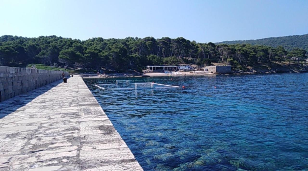 Holiday Home Villa Esperanca ヴェリ・ロシニュ エクステリア 写真
