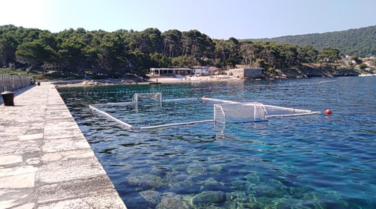 Holiday Home Villa Esperanca ヴェリ・ロシニュ エクステリア 写真