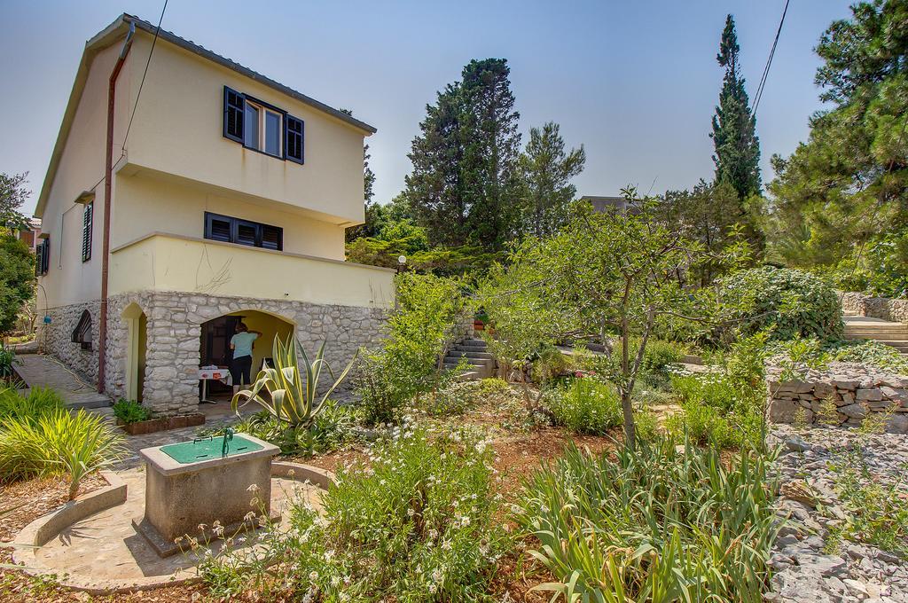 Holiday Home Villa Esperanca ヴェリ・ロシニュ エクステリア 写真