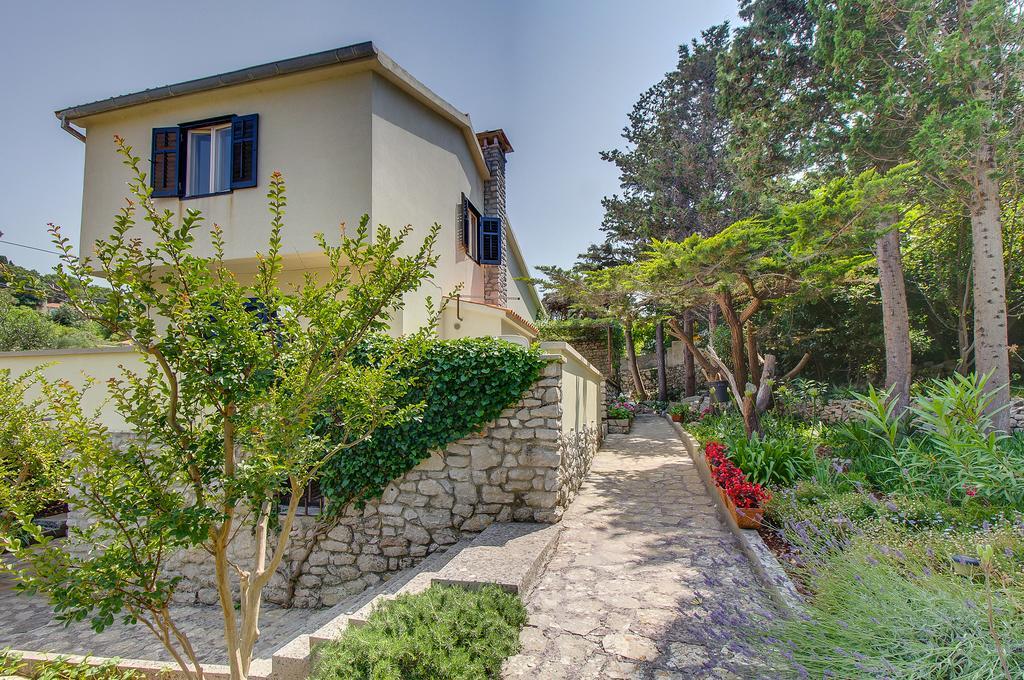 Holiday Home Villa Esperanca ヴェリ・ロシニュ エクステリア 写真