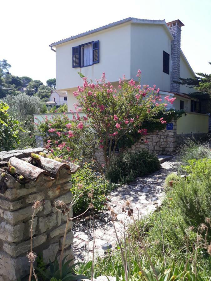 Holiday Home Villa Esperanca ヴェリ・ロシニュ エクステリア 写真